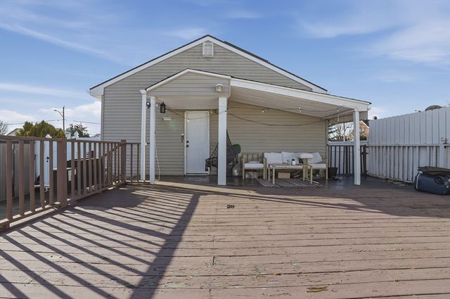 899 Ridge Street, New Bedford, MA 02740