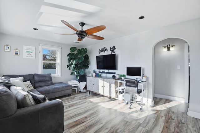 899 Ridge Street, New Bedford, MA 02740