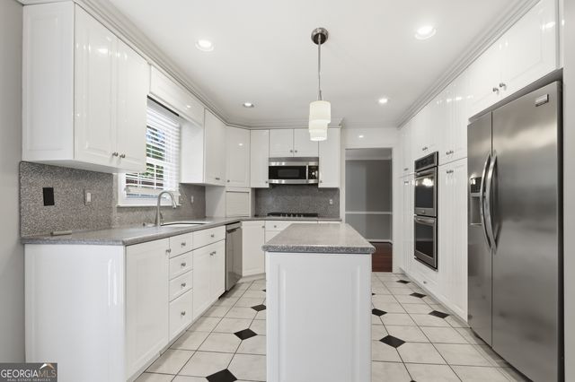 810 Devenish Lane, Roswell, GA 30075