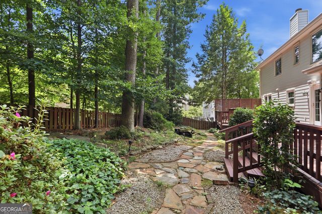 810 Devenish Lane, Roswell, GA 30075
