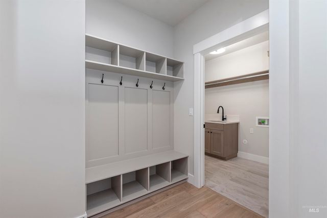 6612 N Good Drive, Eagle, ID 83629