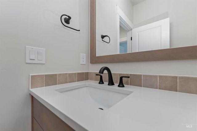 6612 N Good Drive, Eagle, ID 83629