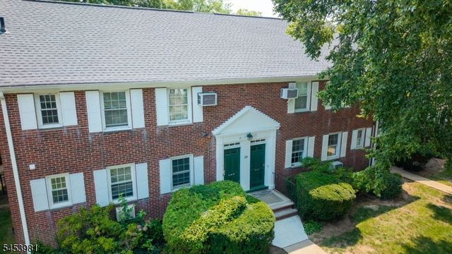 251 Elmwood Ave, Maplewood Twp., NJ 07040