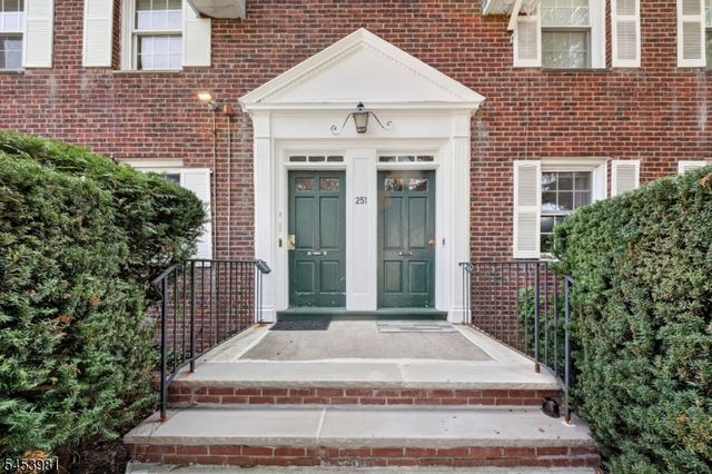 251 Elmwood Ave, Maplewood Twp., NJ 07040