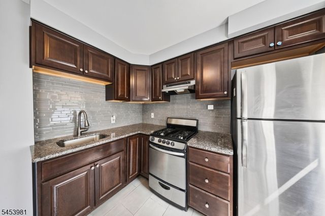 251 Elmwood Ave, Maplewood Twp., NJ 07040