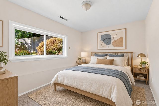 19005 60th Street E, Lake Tapps, WA 98391