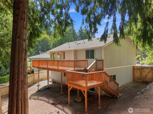 19005 60th Street E, Lake Tapps, WA 98391