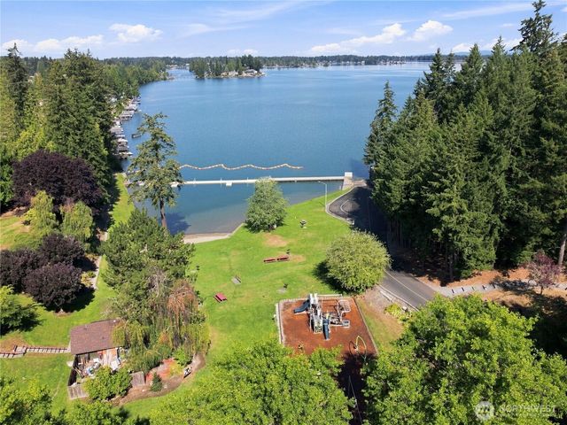 19005 60th Street E, Lake Tapps, WA 98391