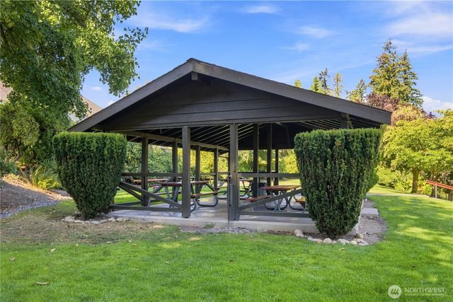 19005 60th Street E, Lake Tapps, WA 98391