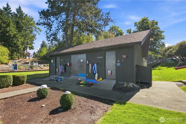 19005 60th Street E, Lake Tapps, WA 98391