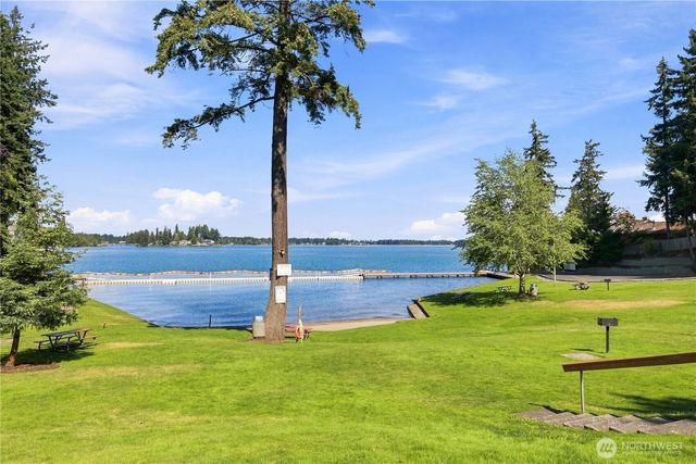 19005 60th Street E, Lake Tapps, WA 98391