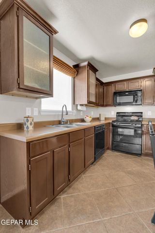 12953 Alfredo Apodaca Drive, El Paso, TX 79938