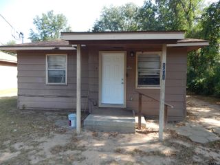 1501 N Dargan Ave, Tyler, TX 75702