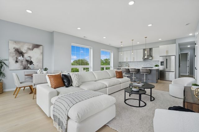 5830 N Lincoln Avenue 3E, Chicago, IL 60659