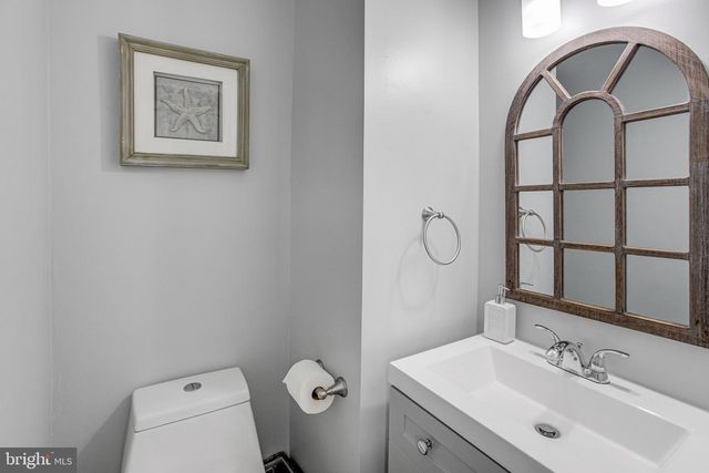 7945 GUNSTON WOODS PL, Lorton, VA 22079