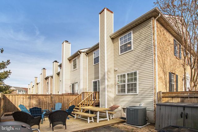 7945 GUNSTON WOODS PL, Lorton, VA 22079