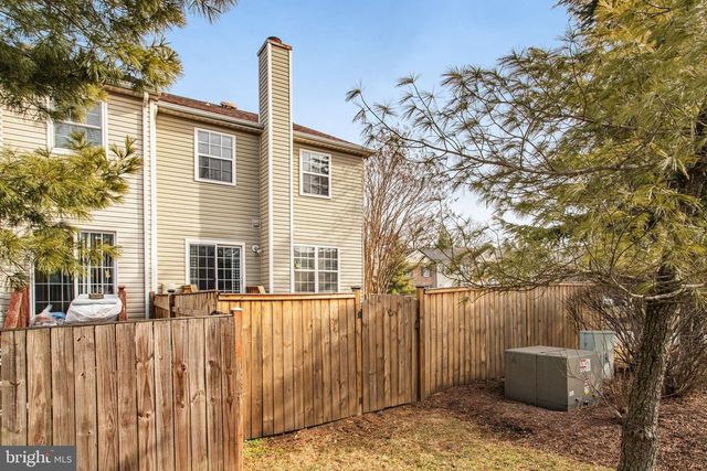 7945 GUNSTON WOODS PL, Lorton, VA 22079