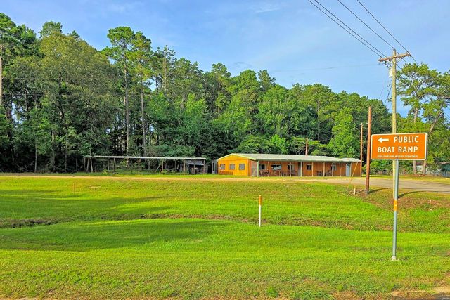 10295 E Hwy 255 Street, Burkeville, TX 75932