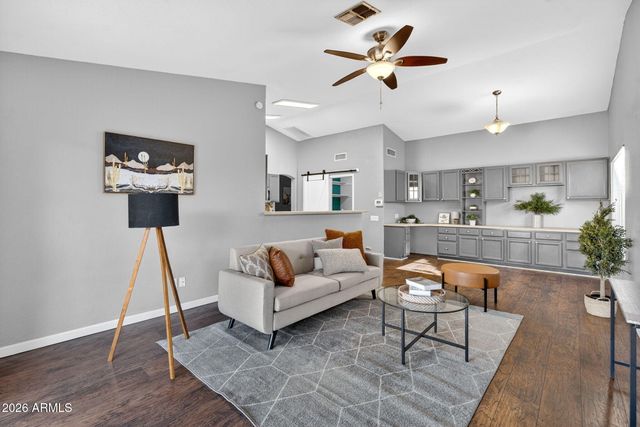 518 W AMOROSO Drive, Gilbert, AZ 85233