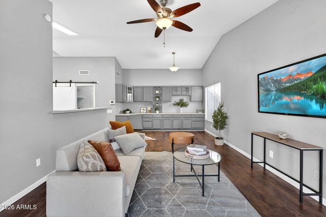 518 W AMOROSO Drive, Gilbert, AZ 85233