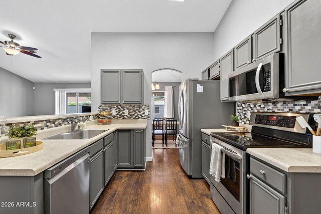 518 W AMOROSO Drive, Gilbert, AZ 85233