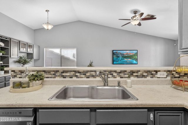 518 W AMOROSO Drive, Gilbert, AZ 85233