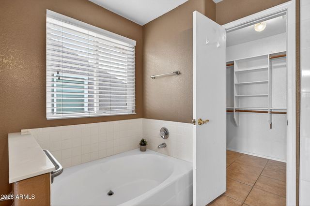 518 W AMOROSO Drive, Gilbert, AZ 85233