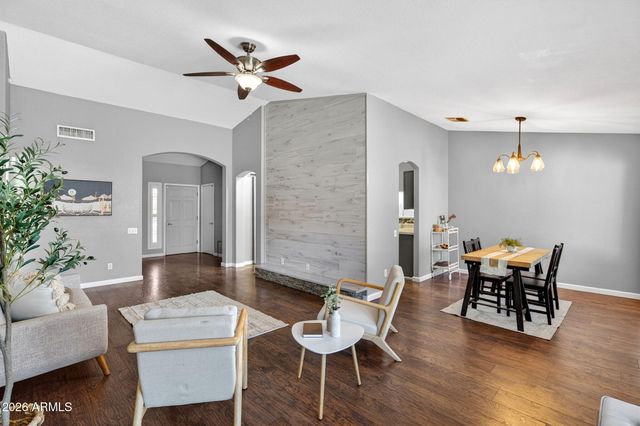 518 W AMOROSO Drive, Gilbert, AZ 85233