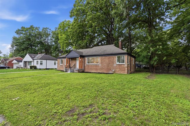 21161 Westhampton Street, Oak Park, MI 48237