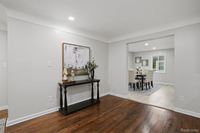 21161 Westhampton Street, Oak Park, MI 48237
