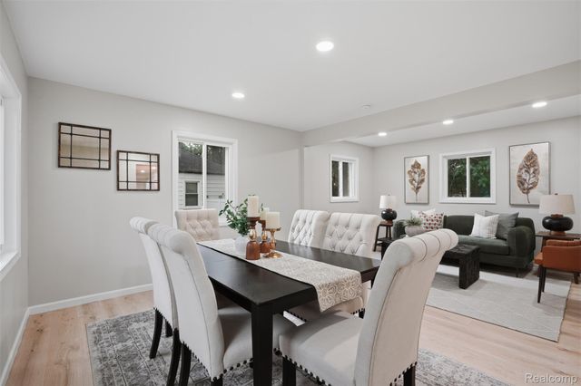 21161 Westhampton Street, Oak Park, MI 48237