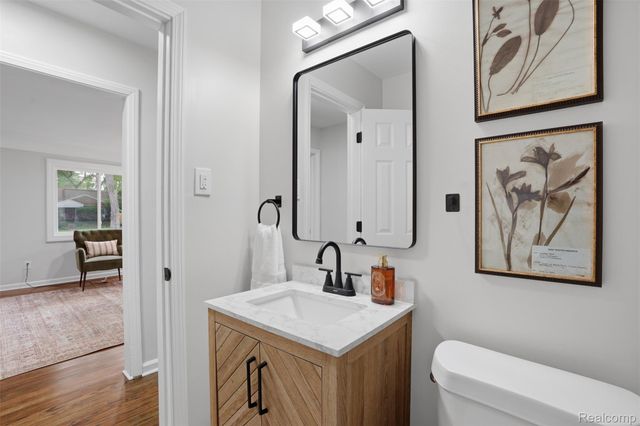 21161 Westhampton Street, Oak Park, MI 48237