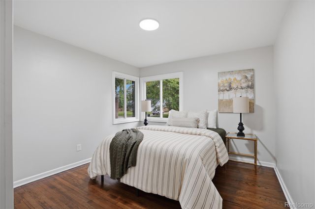 21161 Westhampton Street, Oak Park, MI 48237