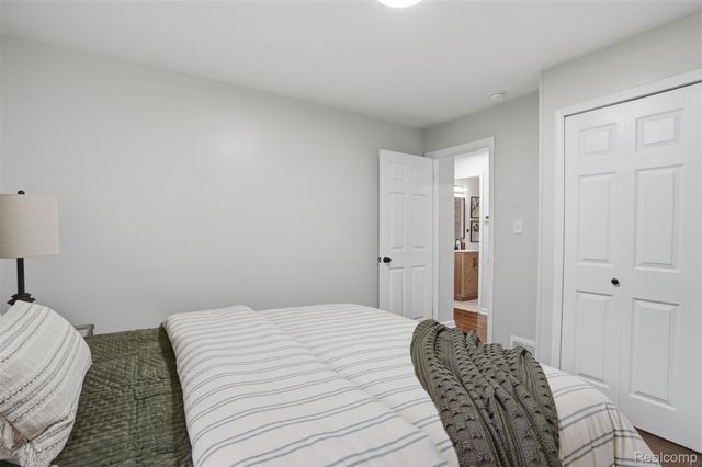 21161 Westhampton Street, Oak Park, MI 48237