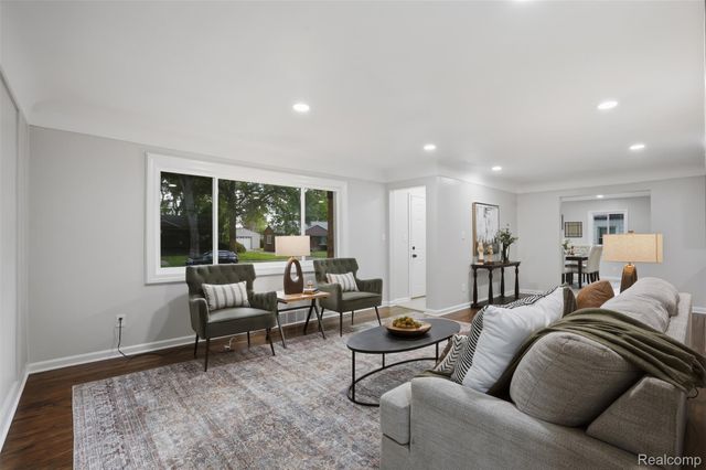 21161 Westhampton Street, Oak Park, MI 48237