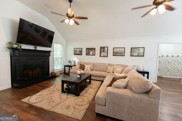 60 Carriage Gate Drive, Sharpsburg, GA 30277