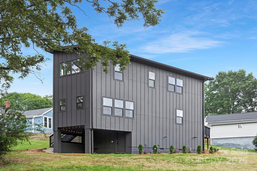 105 Riverside Drive, Cramerton, NC 28032