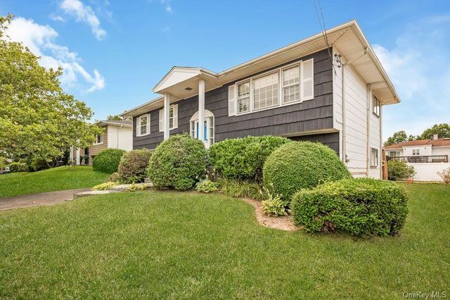 2940 Bond Drive, Merrick, NY 11566