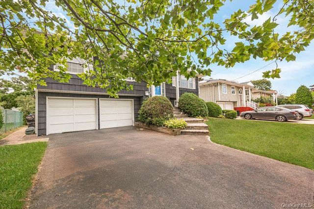 2940 Bond Drive, Merrick, NY 11566