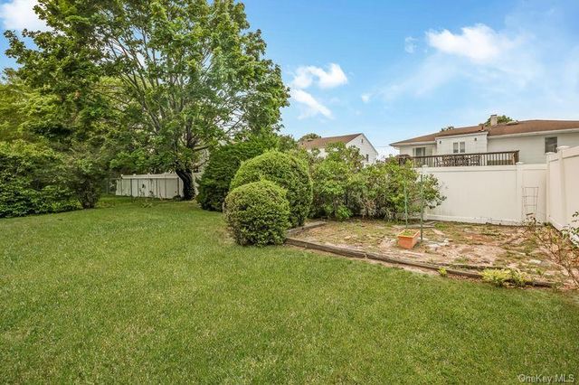 2940 Bond Drive, Merrick, NY 11566