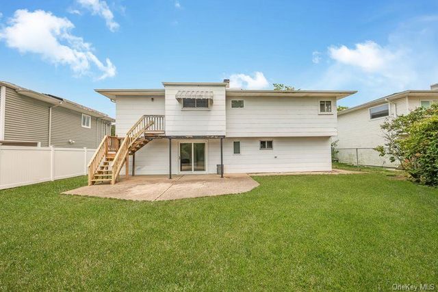 2940 Bond Drive, Merrick, NY 11566