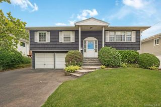2940 Bond Drive, Merrick, NY 11566