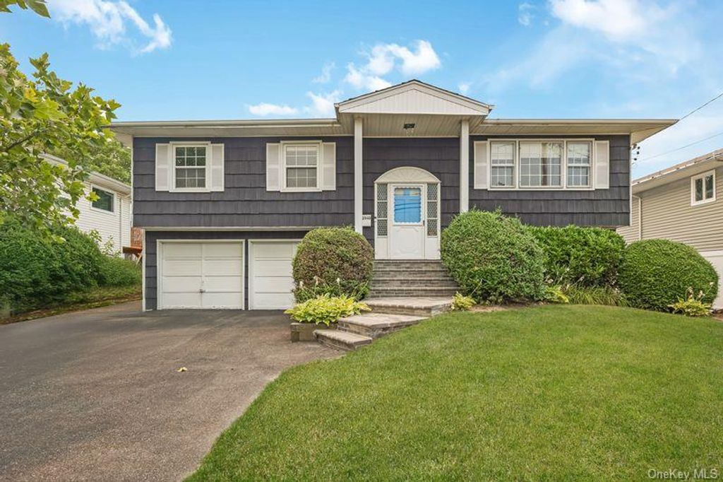 2940 Bond Drive, Merrick, NY 11566