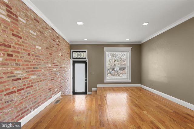 830 S CLINTON ST, Baltimore, MD 21224