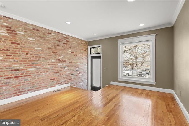 830 S CLINTON ST, Baltimore, MD 21224