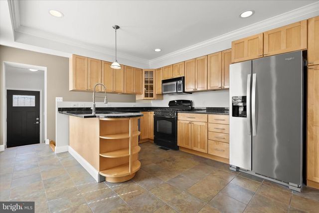 830 S CLINTON ST, Baltimore, MD 21224