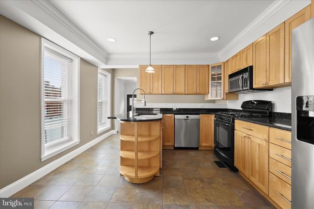 830 S CLINTON ST, Baltimore, MD 21224