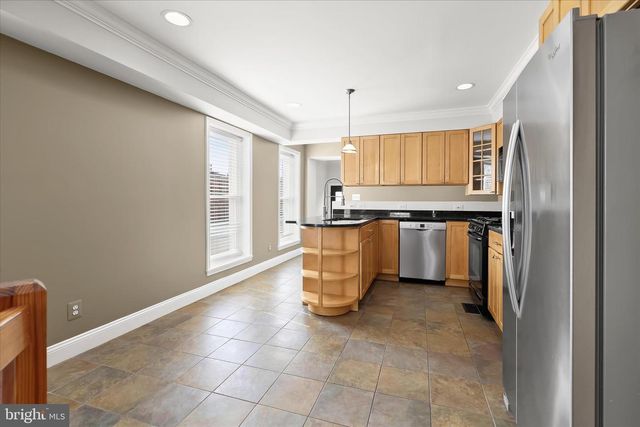 830 S CLINTON ST, Baltimore, MD 21224