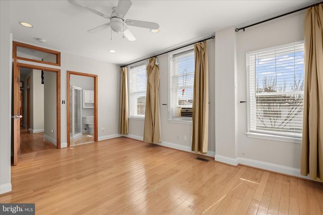 830 S CLINTON ST, Baltimore, MD 21224