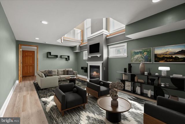 830 S CLINTON ST, Baltimore, MD 21224